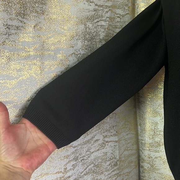 Mulberry Black V- Neck Mesh Details Knit Sweater Size XL - Picture 5 of 12